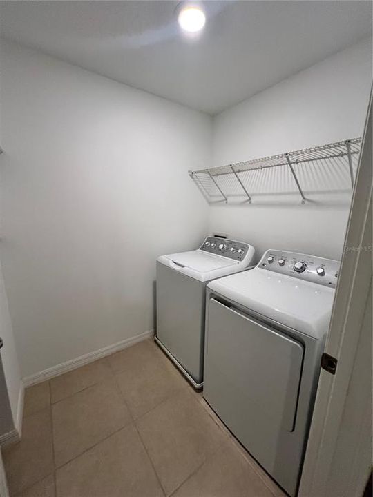 En Venta: $296,468 (3 camas, 2 baños, 2043 Pies cuadrados)