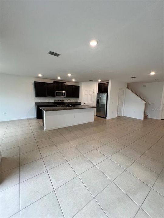 En Venta: $296,468 (3 camas, 2 baños, 2043 Pies cuadrados)