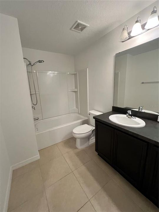 En Venta: $296,468 (3 camas, 2 baños, 2043 Pies cuadrados)