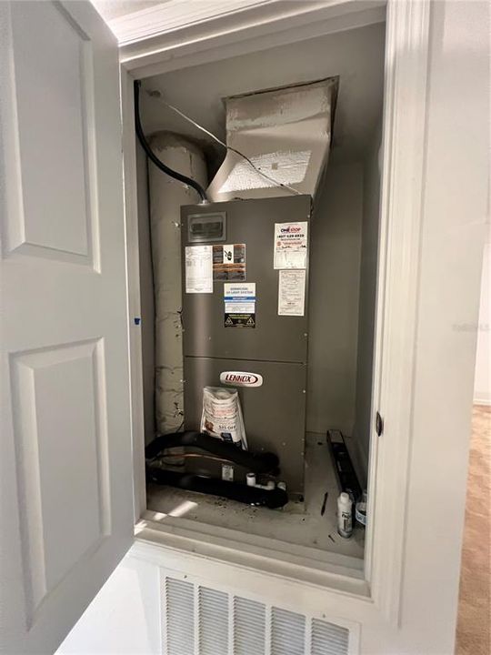 En Venta: $296,468 (3 camas, 2 baños, 2043 Pies cuadrados)