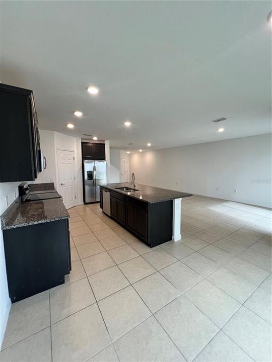 En Venta: $296,468 (3 camas, 2 baños, 2043 Pies cuadrados)