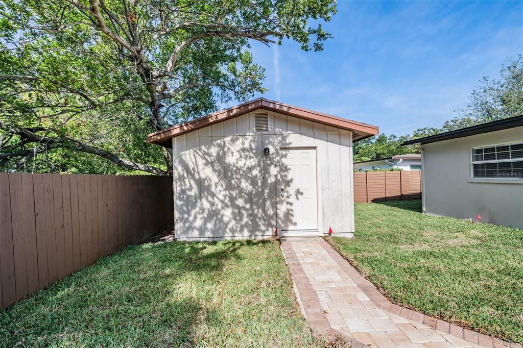 For Sale: $529,900 (4 beds, 2 baths, 1278 Square Feet)