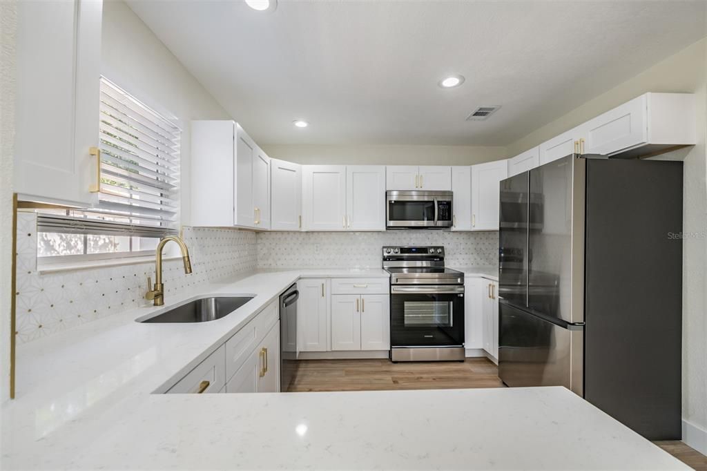 For Sale: $529,900 (4 beds, 2 baths, 1278 Square Feet)