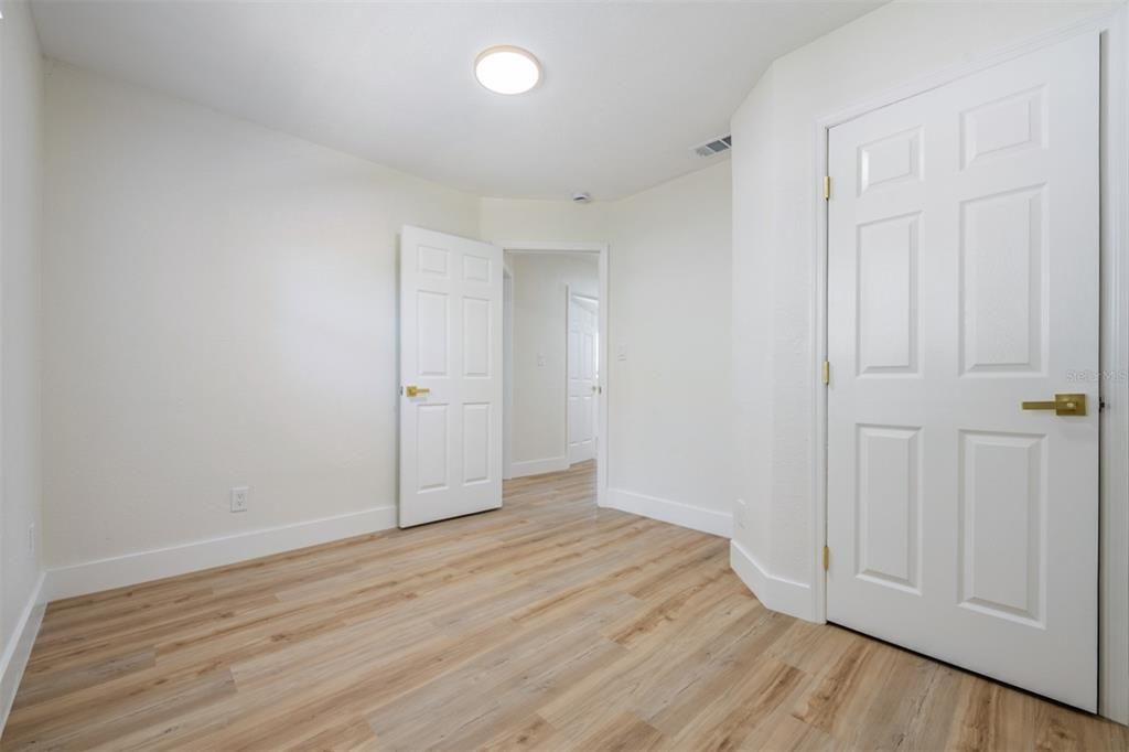 For Sale: $529,900 (4 beds, 2 baths, 1278 Square Feet)