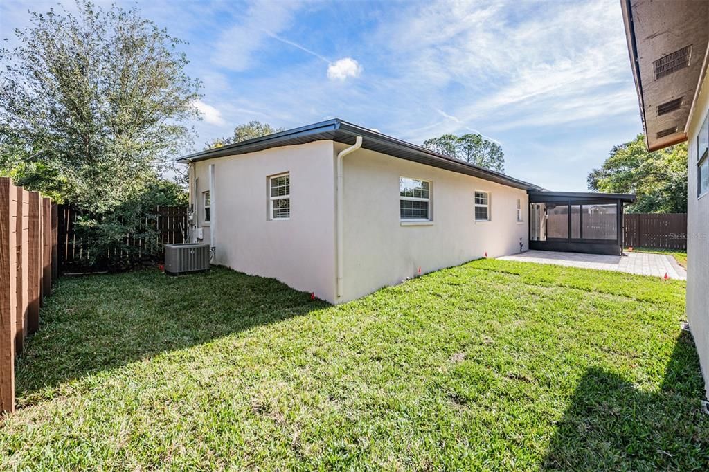 For Sale: $529,900 (4 beds, 2 baths, 1278 Square Feet)