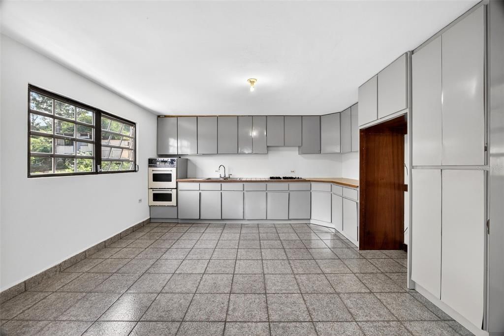 На продажу: $445,000 (3 спален, 2 ванн, 2921 Квадратных фут)