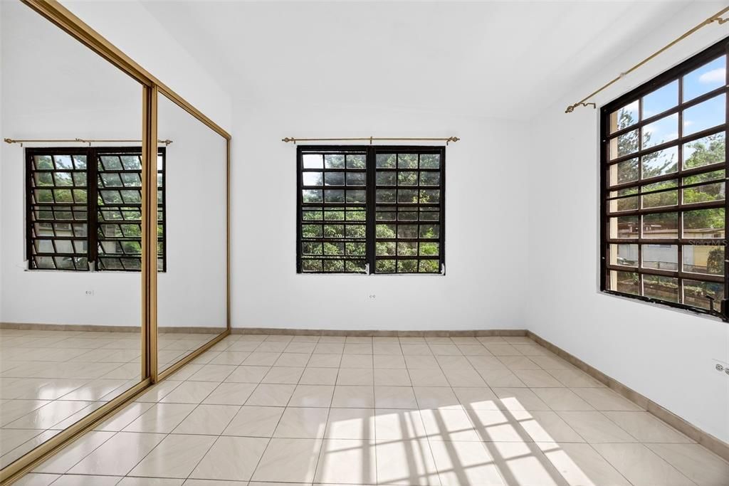 На продажу: $445,000 (3 спален, 2 ванн, 2921 Квадратных фут)