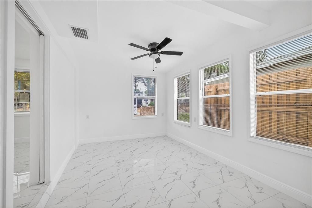 待售: $367,500 (3 贝兹, 2 浴室, 1585 平方英尺)