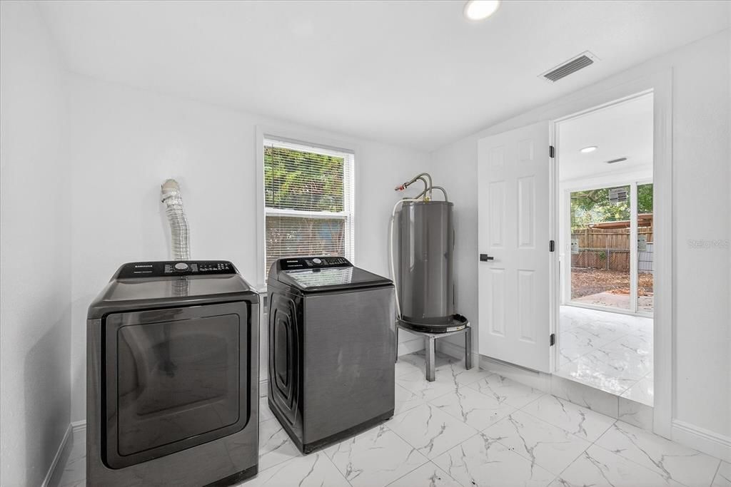 待售: $367,500 (3 贝兹, 2 浴室, 1585 平方英尺)