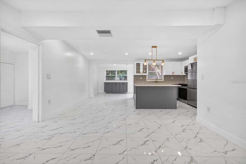 待售: $367,500 (3 贝兹, 2 浴室, 1585 平方英尺)