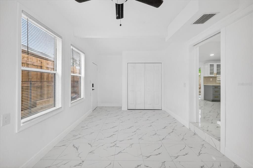 待售: $367,500 (3 贝兹, 2 浴室, 1585 平方英尺)