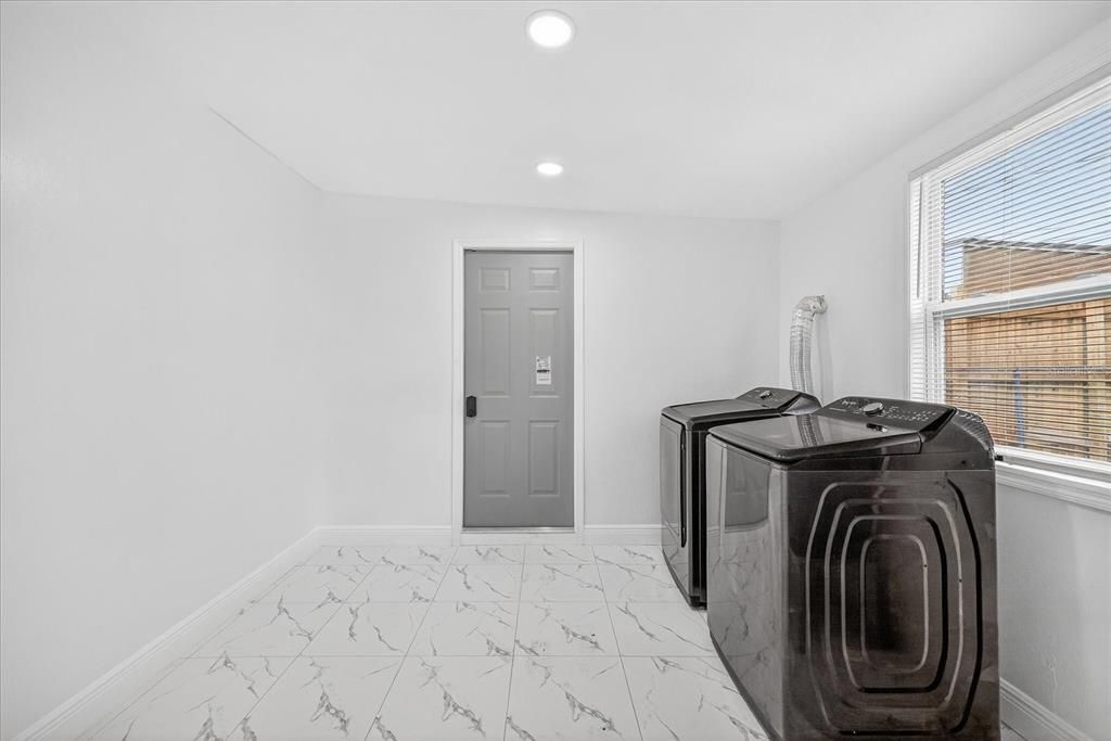 待售: $367,500 (3 贝兹, 2 浴室, 1585 平方英尺)