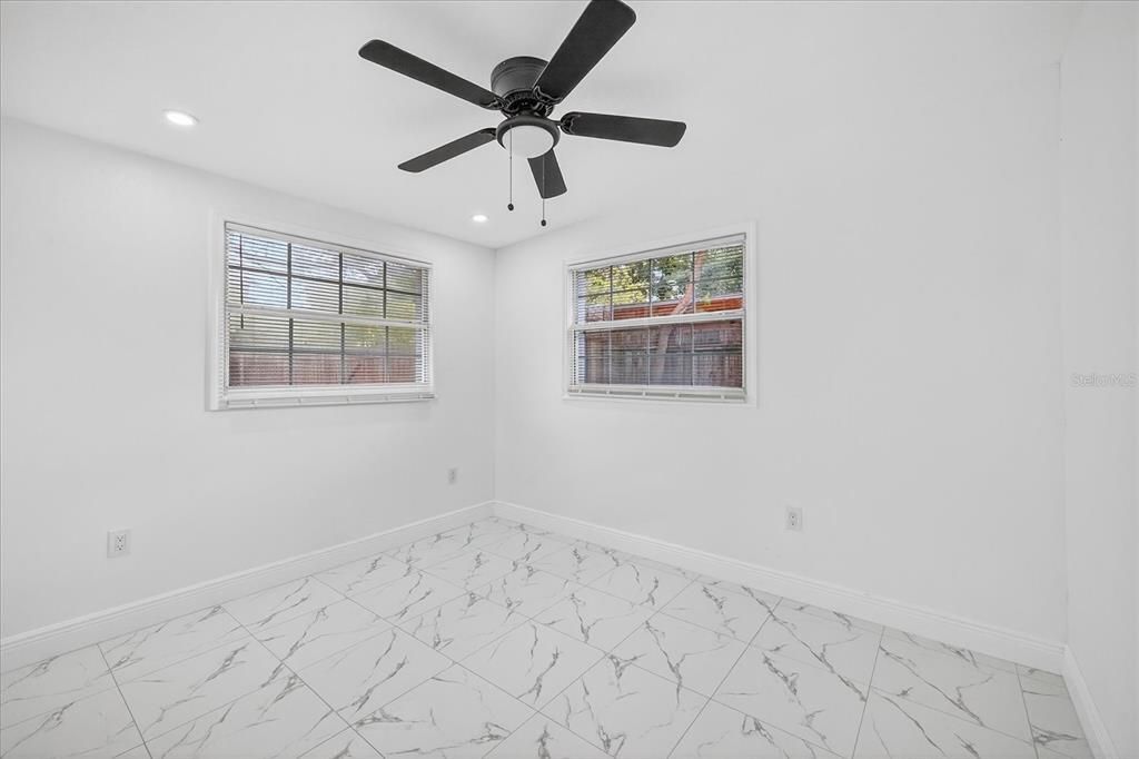 待售: $367,500 (3 贝兹, 2 浴室, 1585 平方英尺)