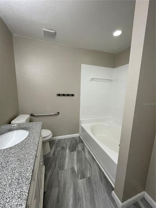 For Rent: $2,000 (2 beds, 2 baths, 1260 Square Feet)