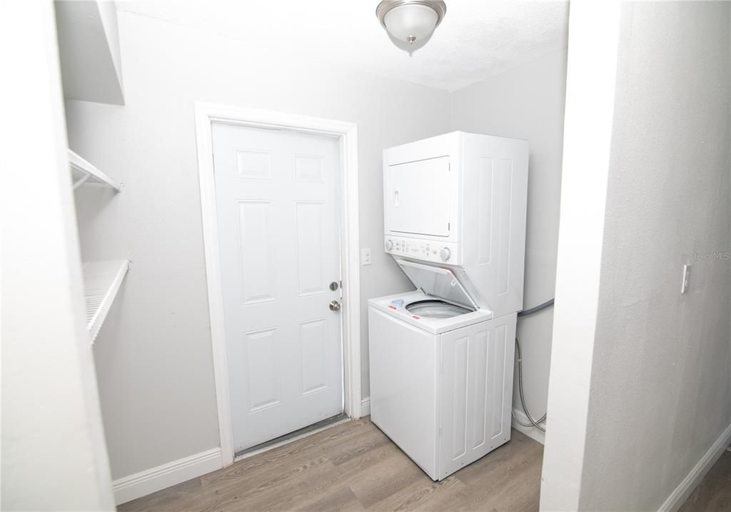 На продажу: $295,000 (3 спален, 2 ванн, 1170 Квадратных фут)