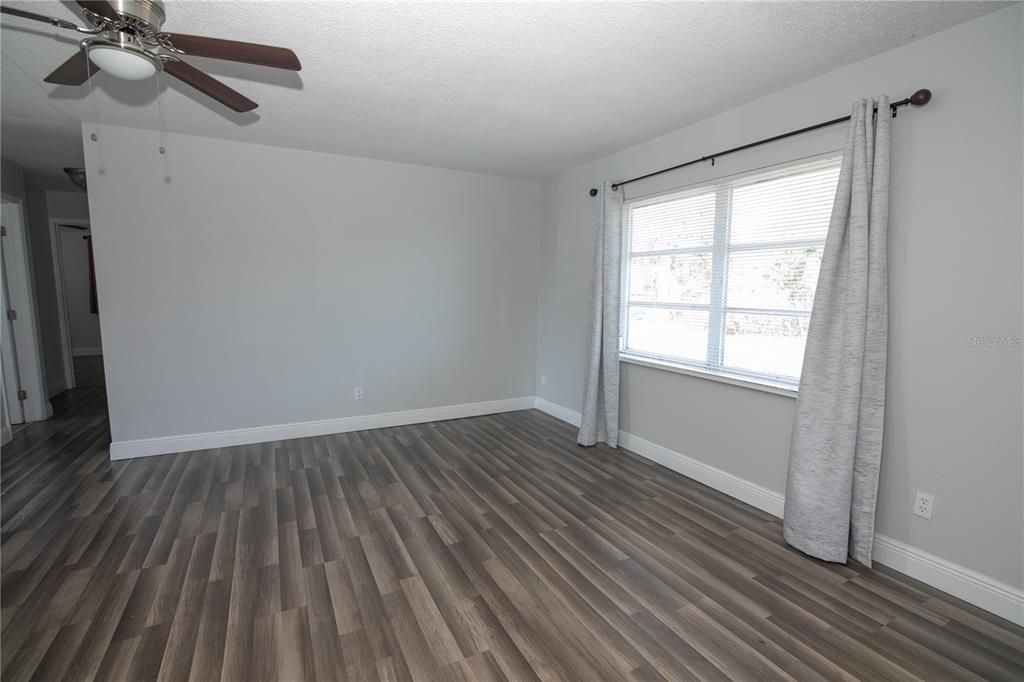 На продажу: $295,000 (3 спален, 2 ванн, 1170 Квадратных фут)