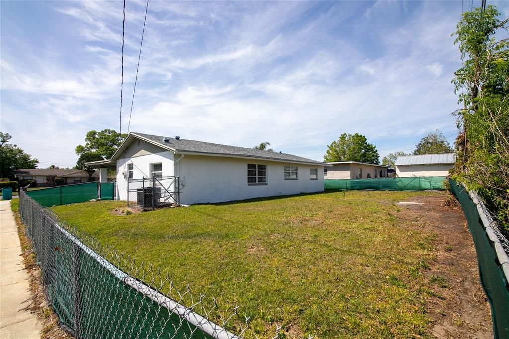 На продажу: $295,000 (3 спален, 2 ванн, 1170 Квадратных фут)