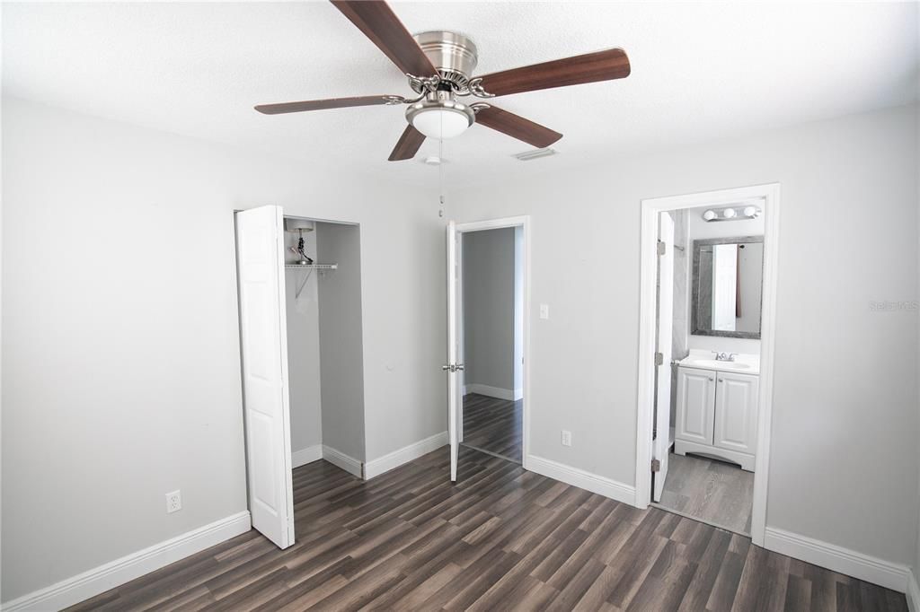 На продажу: $295,000 (3 спален, 2 ванн, 1170 Квадратных фут)