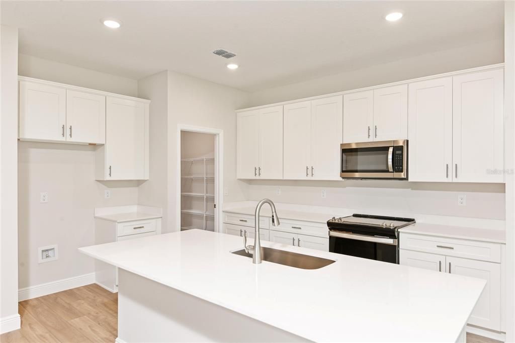 En Venta: $338,519 (4 camas, 3 baños, 1985 Pies cuadrados)