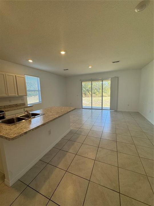 For Rent: $1,795 (3 beds, 2 baths, 1625 Square Feet)