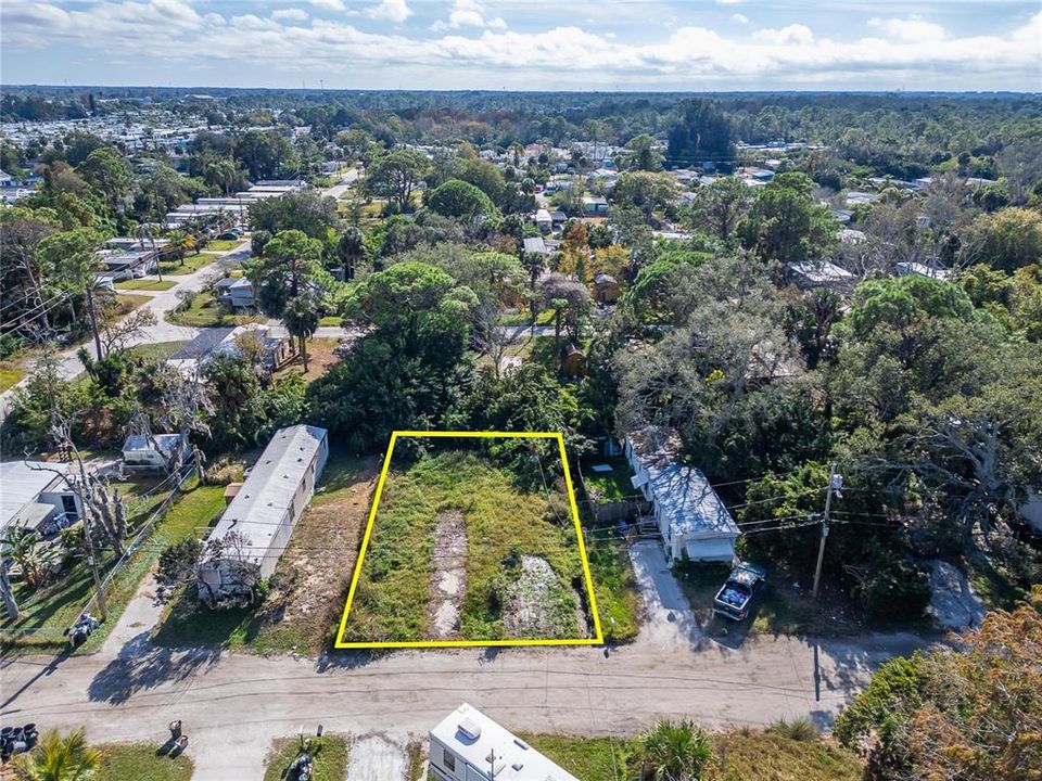 На продажу: $20,000 (0.13 acres)