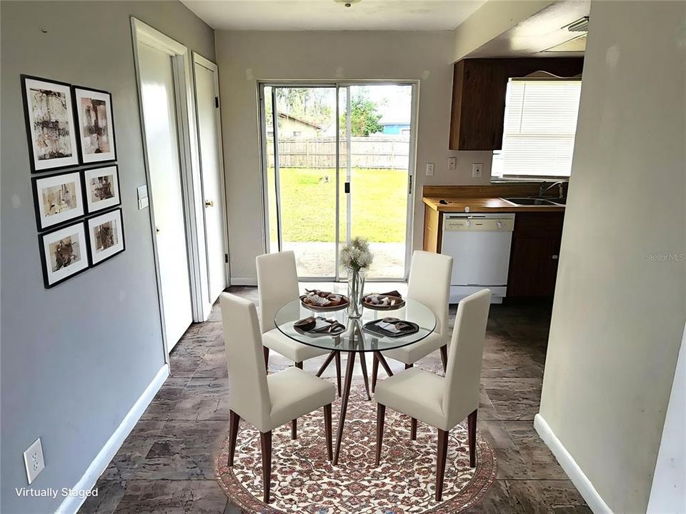 For Rent: $1,650 (2 beds, 1 baths, 910 Square Feet)