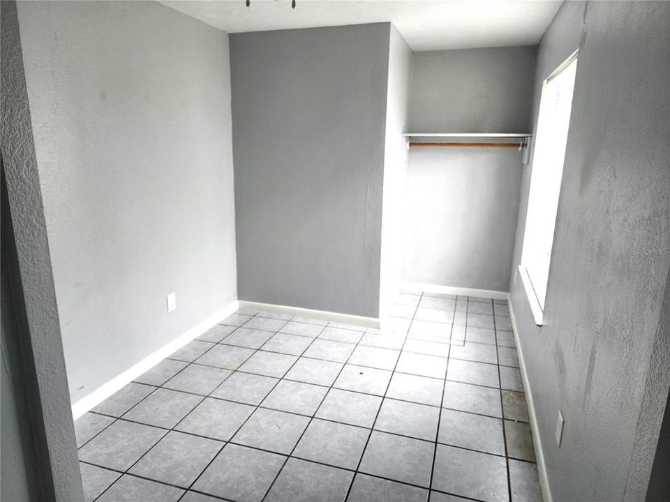 For Rent: $1,650 (2 beds, 1 baths, 910 Square Feet)