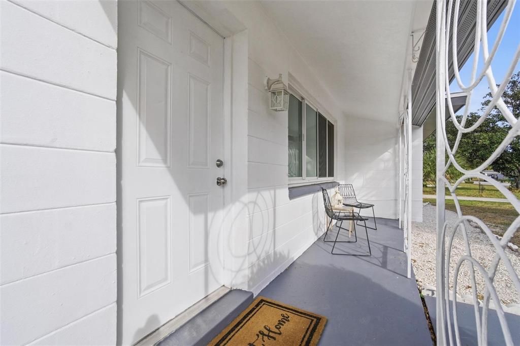 For Sale: $350,000 (2 beds, 1 baths, 1085 Square Feet)