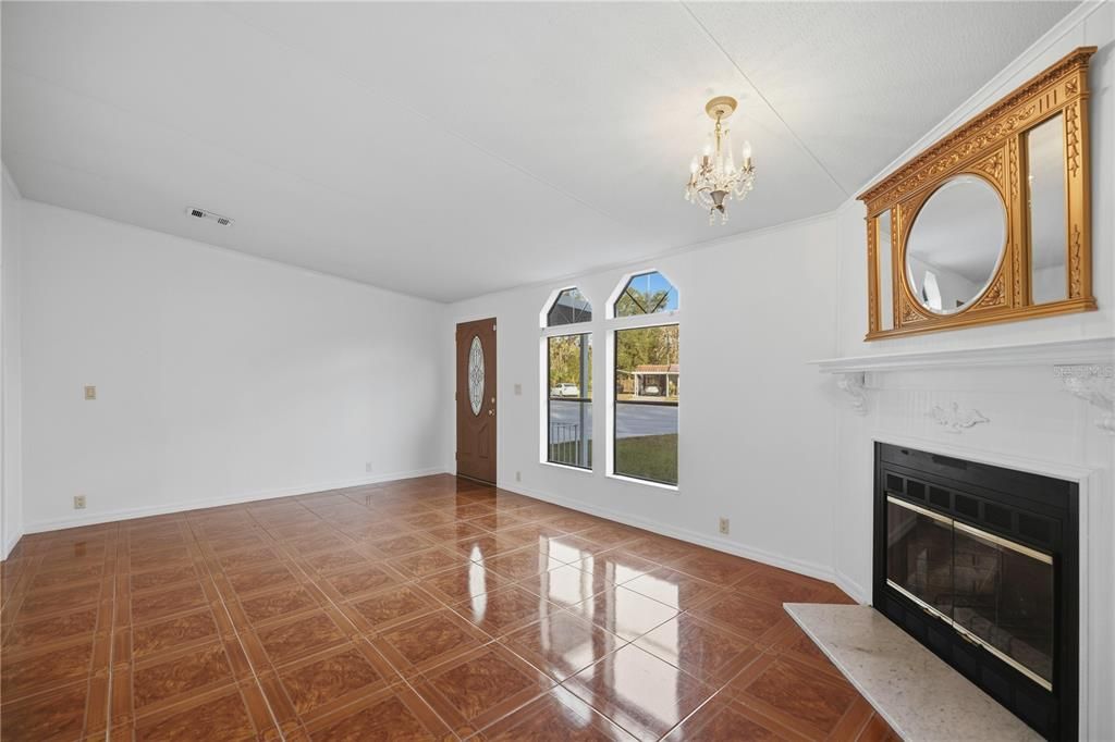 En Venta: $187,000 (3 camas, 2 baños, 1350 Pies cuadrados)