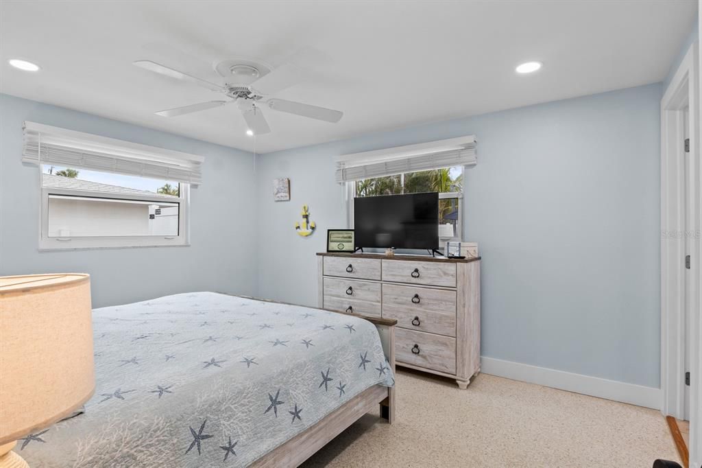 For Sale: $1,395,000 (3 beds, 2 baths, 1396 Square Feet)