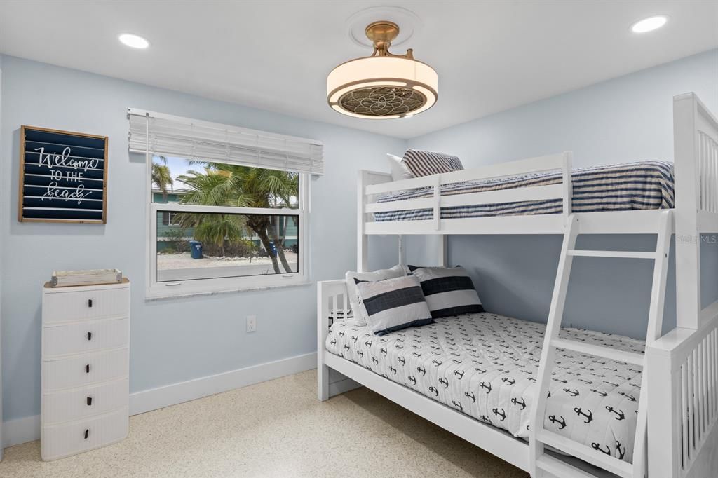 For Sale: $1,395,000 (3 beds, 2 baths, 1396 Square Feet)