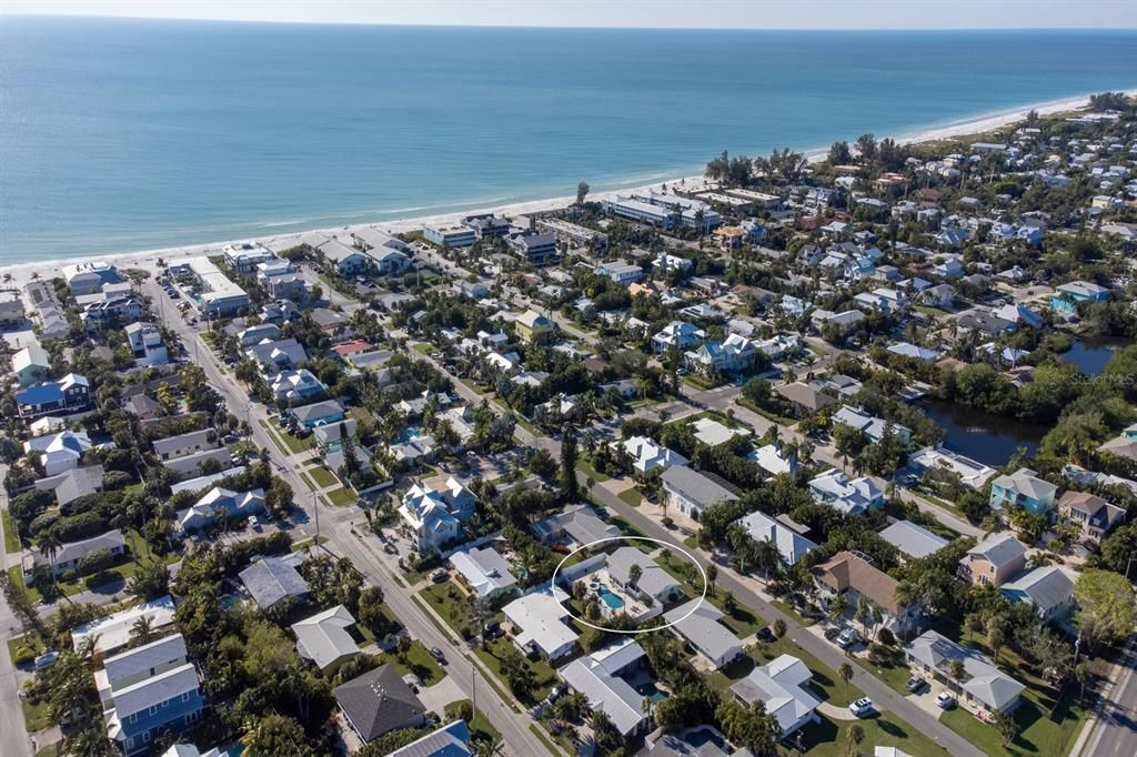 For Sale: $1,395,000 (3 beds, 2 baths, 1396 Square Feet)