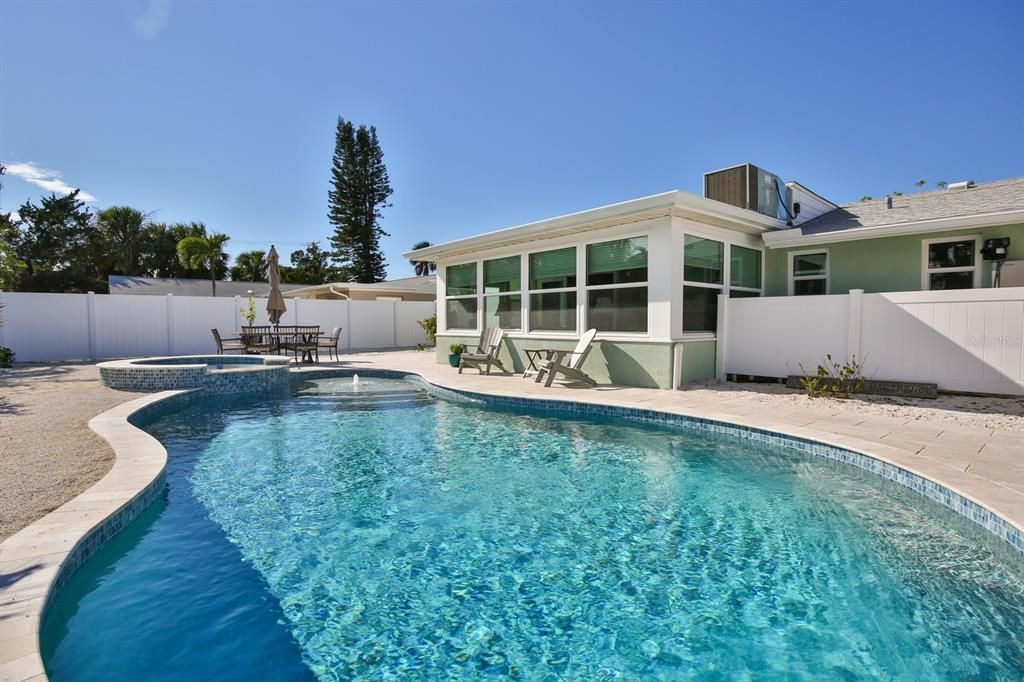 For Sale: $1,395,000 (3 beds, 2 baths, 1396 Square Feet)