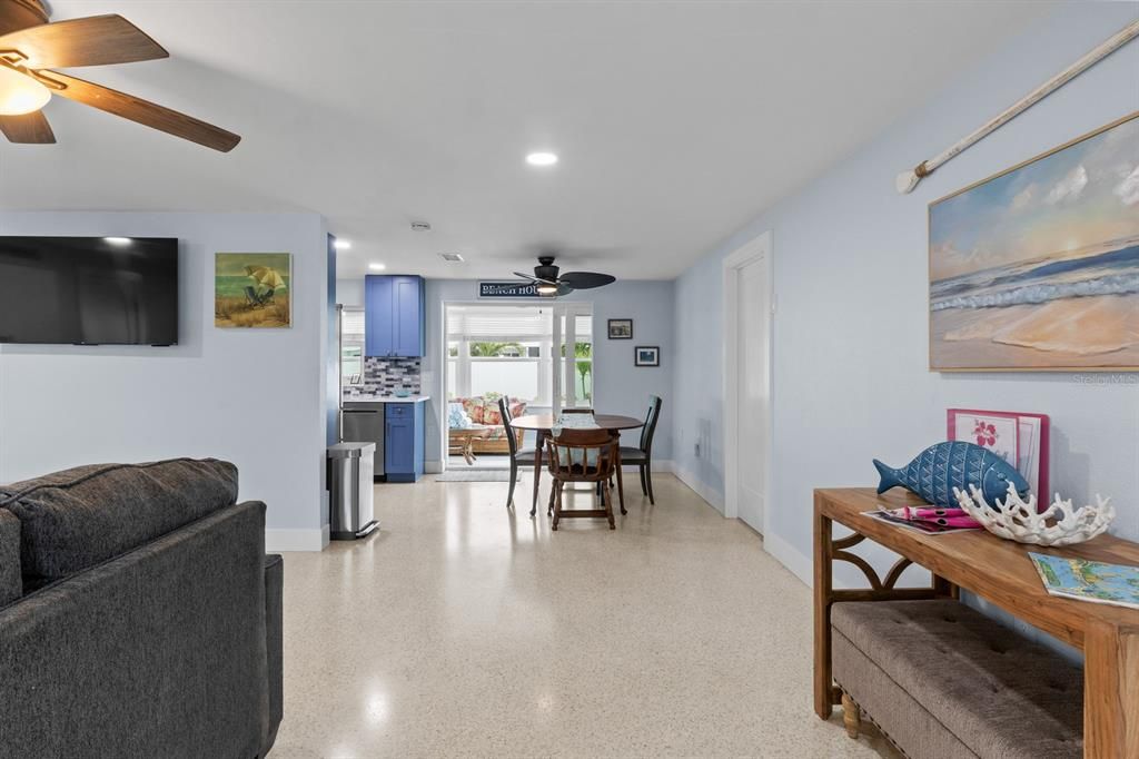 For Sale: $1,395,000 (3 beds, 2 baths, 1396 Square Feet)