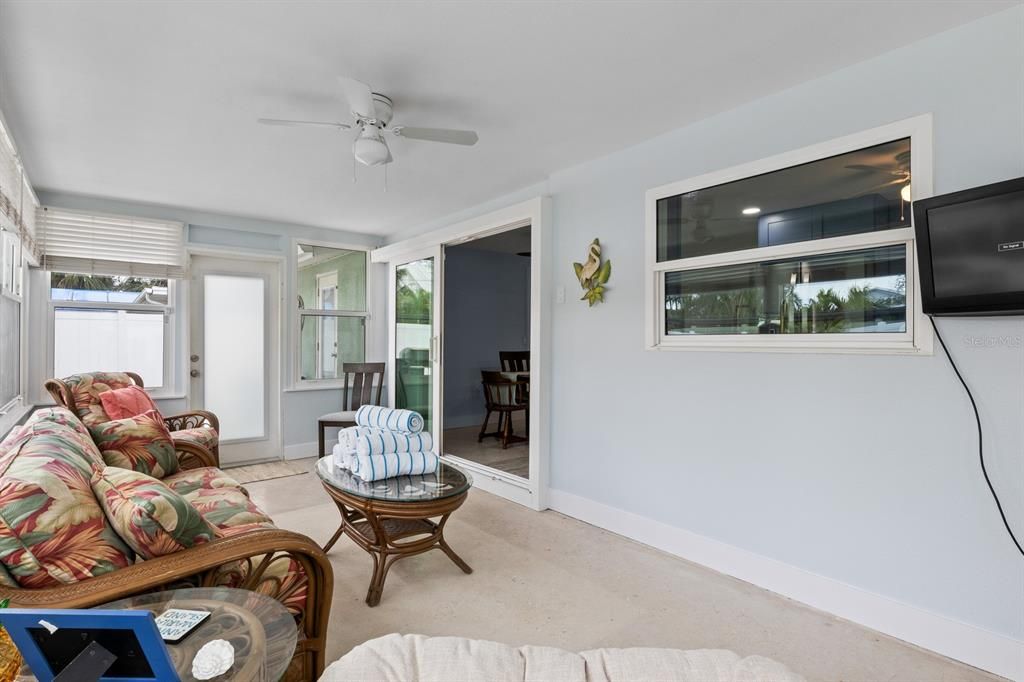 For Sale: $1,395,000 (3 beds, 2 baths, 1396 Square Feet)