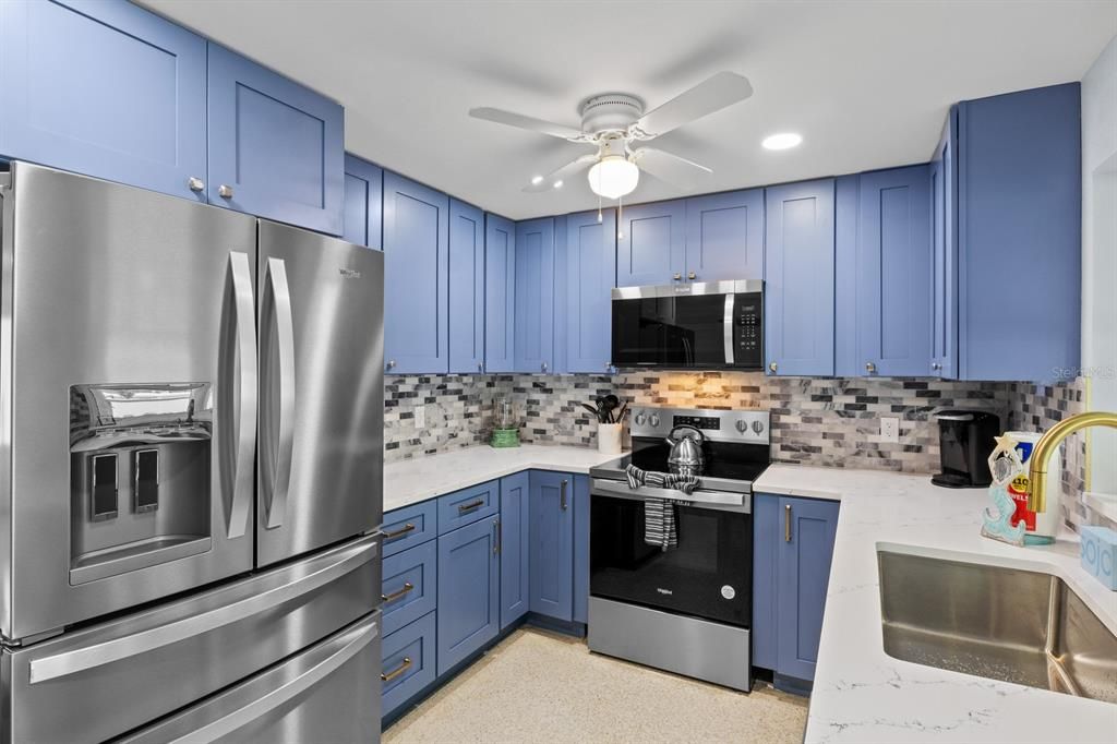 For Sale: $1,395,000 (3 beds, 2 baths, 1396 Square Feet)