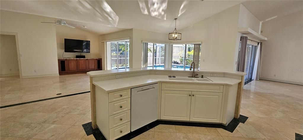 В аренду: $3,200 (4 спален, 3 ванн, 2486 Квадратных фут)