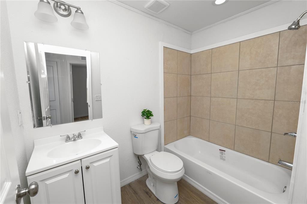 待售: $219,000 (3 贝兹, 2 浴室, 1002 平方英尺)