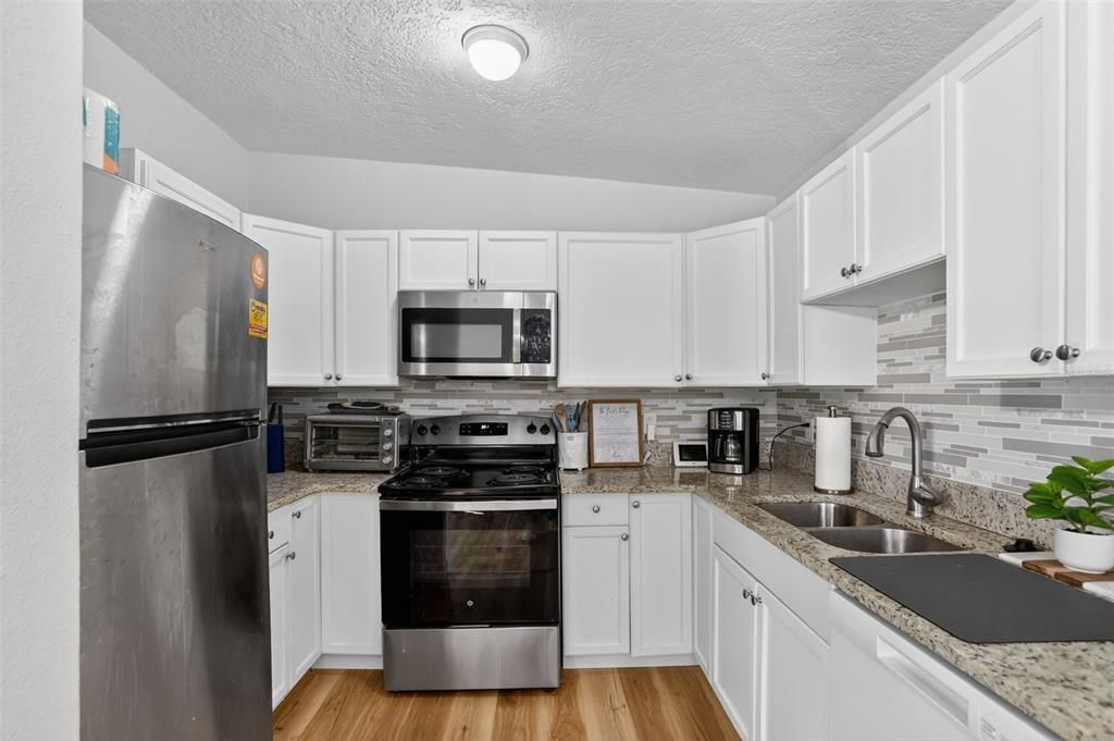 En Venta: $420,000 (4 camas, 2 baños, 1477 Pies cuadrados)