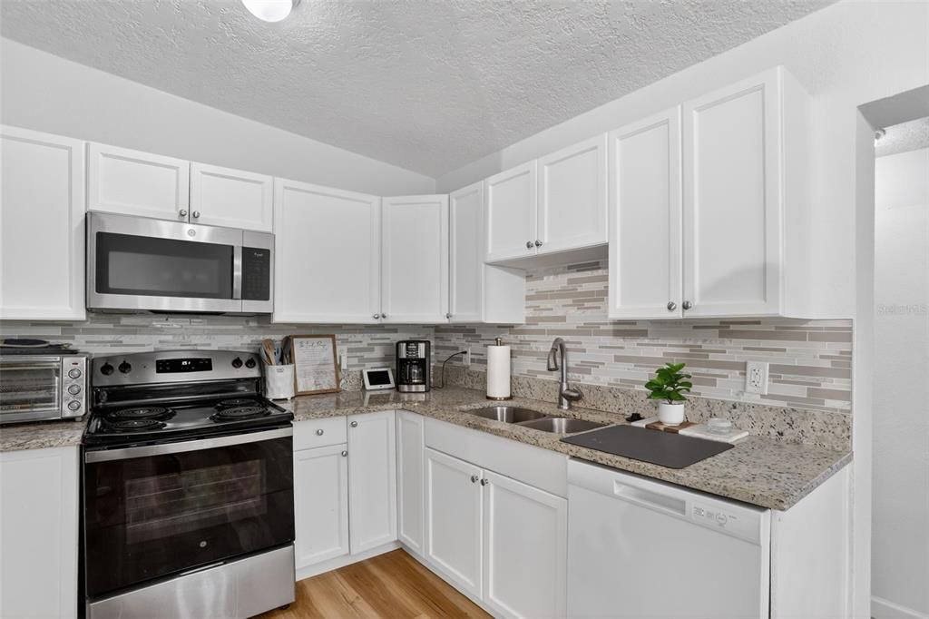 En Venta: $420,000 (4 camas, 2 baños, 1477 Pies cuadrados)