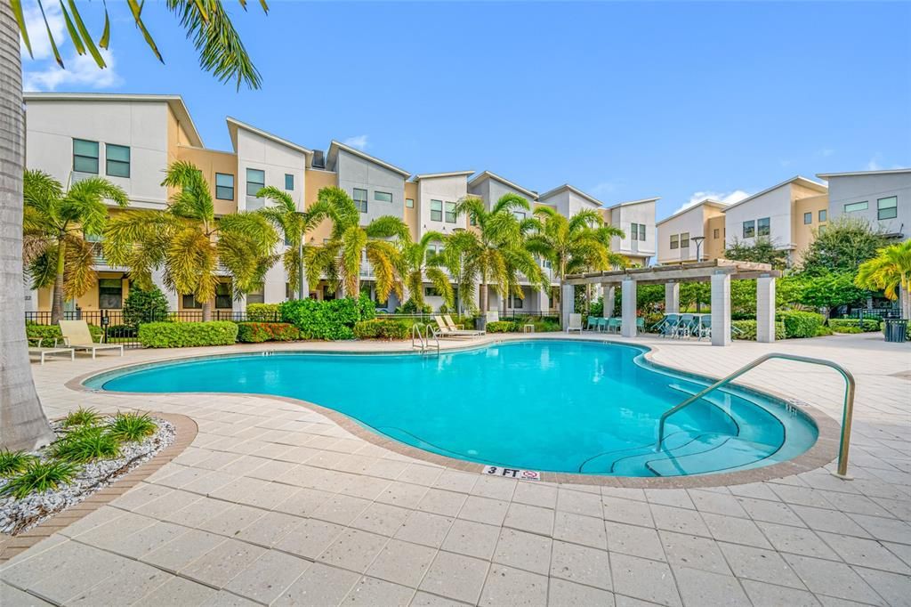 На продажу: $685,000 (3 спален, 3 ванн, 1827 Квадратных фут)