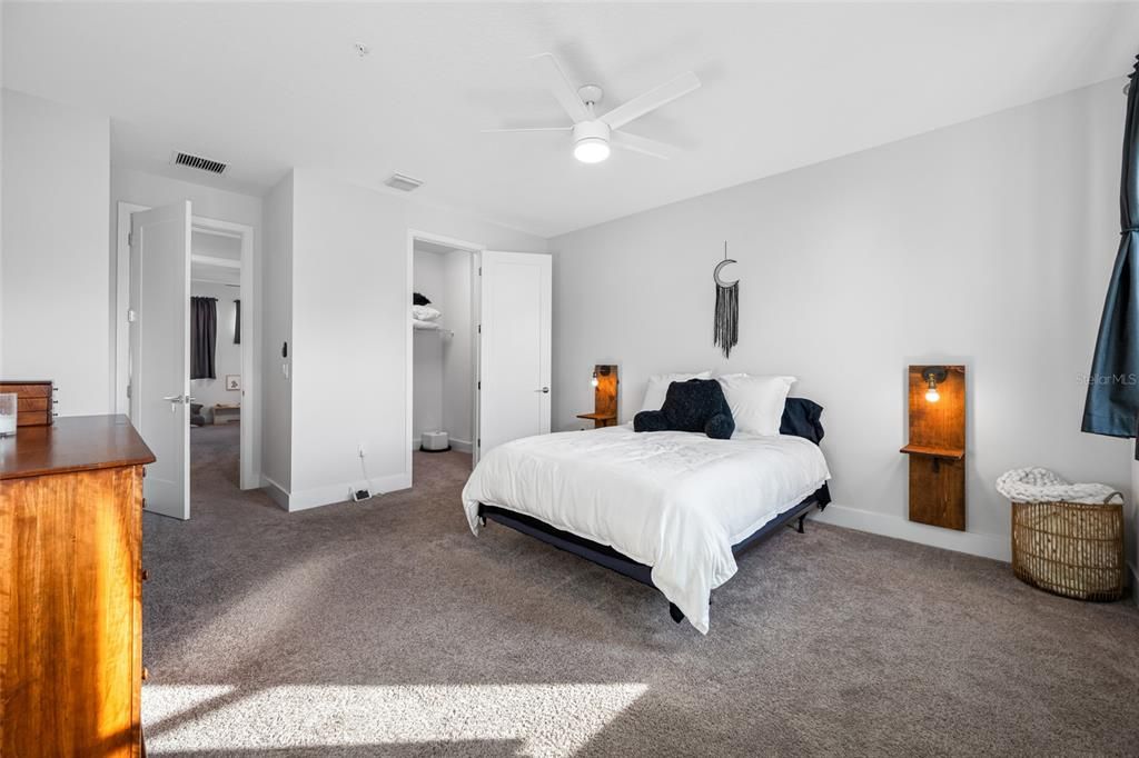 На продажу: $685,000 (3 спален, 3 ванн, 1827 Квадратных фут)