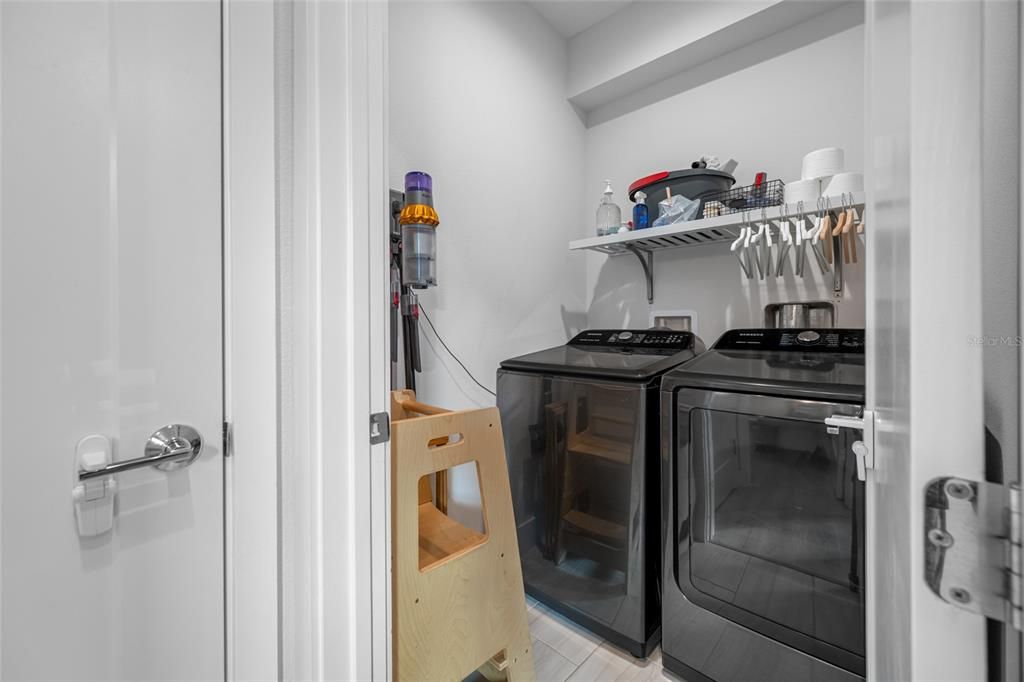 На продажу: $685,000 (3 спален, 3 ванн, 1827 Квадратных фут)