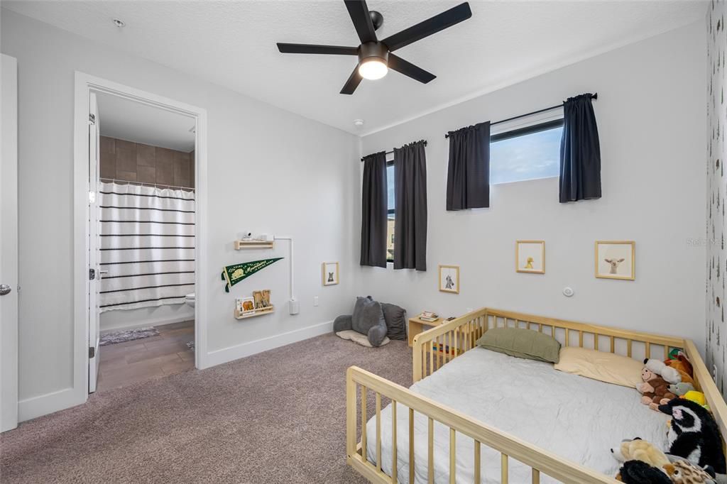 На продажу: $685,000 (3 спален, 3 ванн, 1827 Квадратных фут)