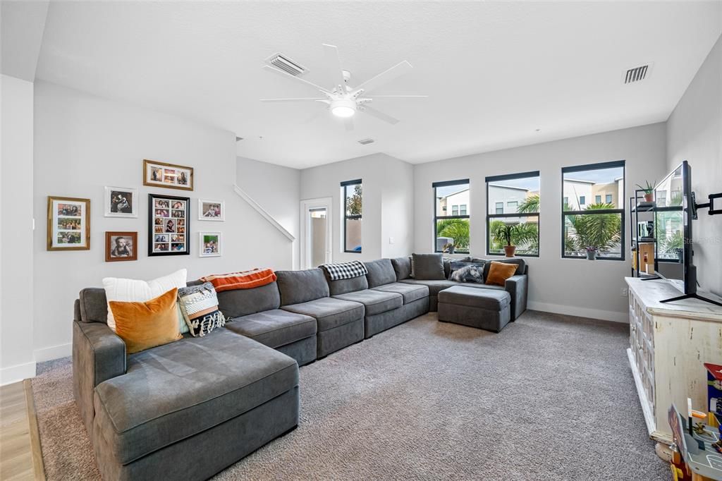 На продажу: $685,000 (3 спален, 3 ванн, 1827 Квадратных фут)