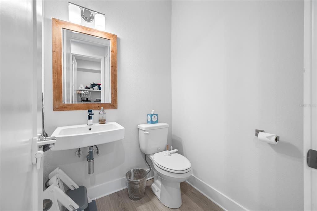 На продажу: $685,000 (3 спален, 3 ванн, 1827 Квадратных фут)