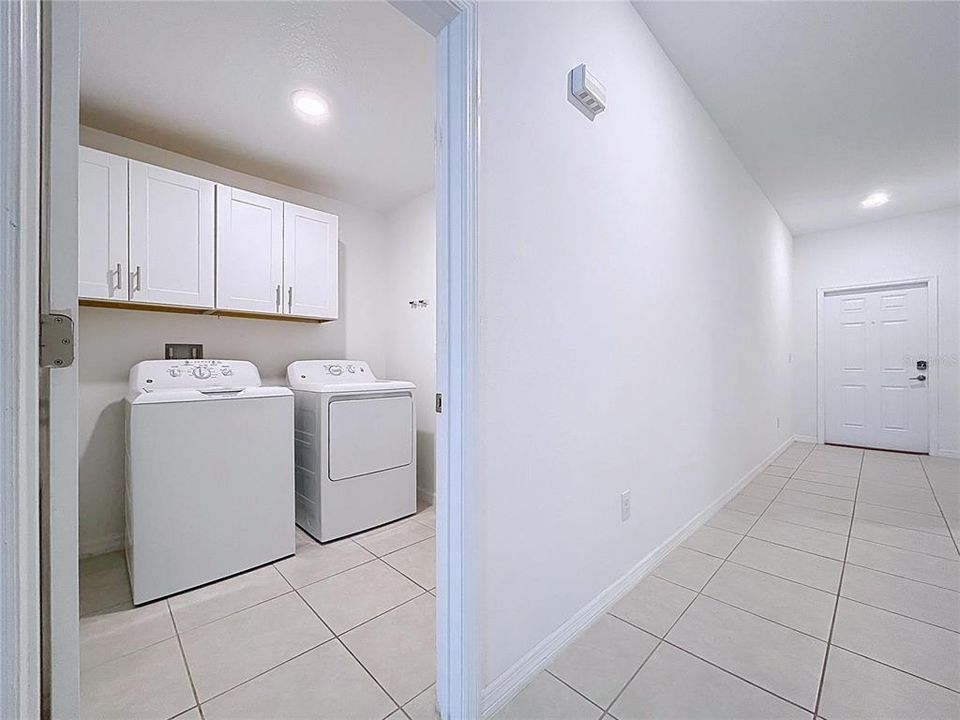 На продажу: $375,000 (4 спален, 2 ванн, 1939 Квадратных фут)