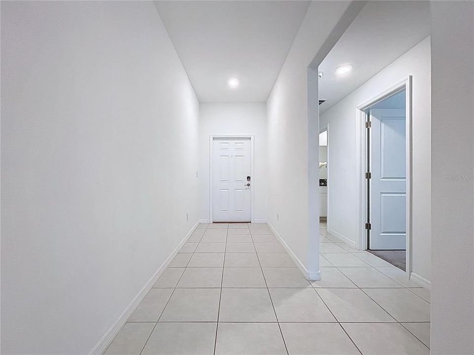 На продажу: $375,000 (4 спален, 2 ванн, 1939 Квадратных фут)