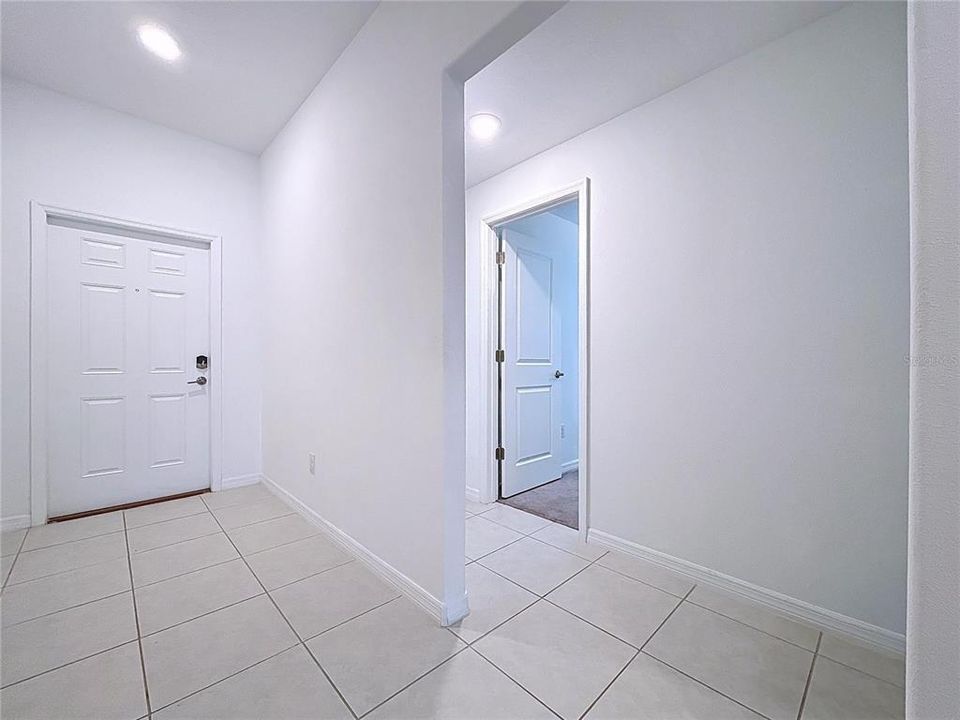 На продажу: $375,000 (4 спален, 2 ванн, 1939 Квадратных фут)