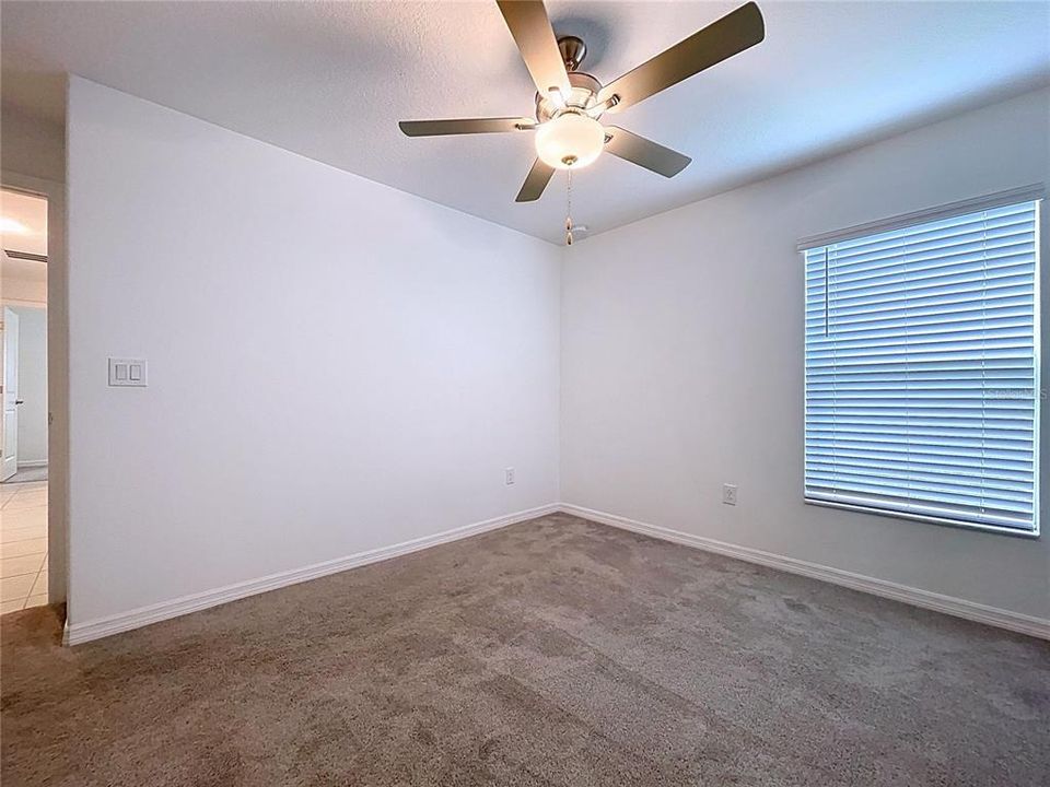 На продажу: $375,000 (4 спален, 2 ванн, 1939 Квадратных фут)